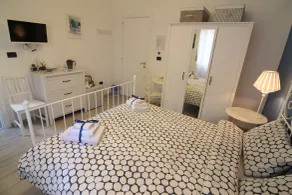 "7 SORELLE B&B" camere in pieno centro città con bagno privato, FREE HIGH SPEED WI-FI, NETFLIX - Chambre