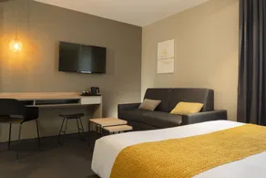 Aparthotel 37 Lodge Courbevoie Paris La Défense - Room