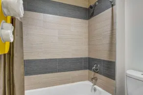 Motel 6-Norcross, GA - Baño
