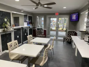 Days Inn by Wyndham Forest - Hall