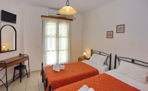 To Pithari - Room
