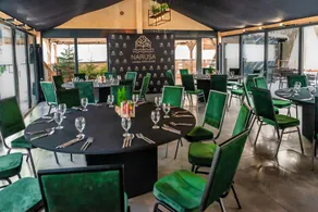 Narusa Leśna Przystań - domki i apartamenty w lesie we Fromborku nad Zalewem Wiślanym - Restaurant