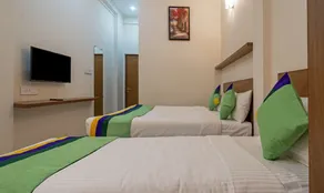 Itsy Hotels Avani Stays, Vyttila, Kochi - Room
