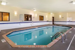 Comfort Suites Jonesboro University Area - Piscine