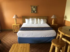 Days Inn & Suites by Wyndham Stevens Point - Chambre