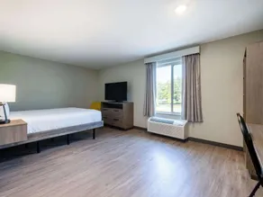 ECHO Suites Extended Stay by Wyndham Indianapolis AmeriPlex - Chambre