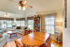 5 Mi to Beach: Lewes Home w/ Deck & Pond View - Interiør