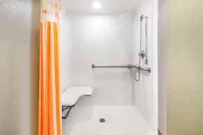 La Quinta by Wyndham St. Petersburg Northeast *Newly Renovated - Salle de bain