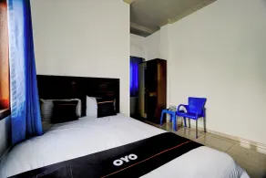 OYO 94818 Sabina House Syariah - Room