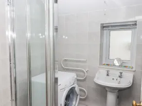 Gwylan Apartment - Bathroom