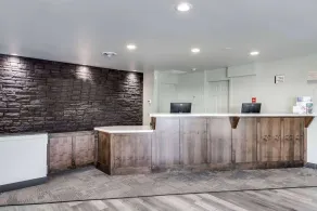 Days Inn & Suites by Wyndham Spokane - Hall