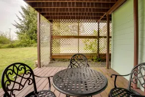 Soothing Studio w/ Lush Views: 2 Mi to Beach! - Interiör