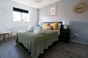 Get Away Home With Hot Tub Sleeps 6 - Room