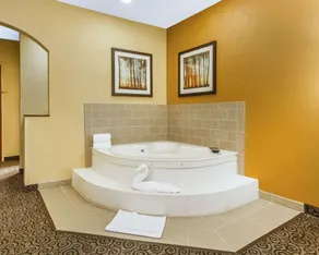 Comfort Suites Ramsey - Zimmer