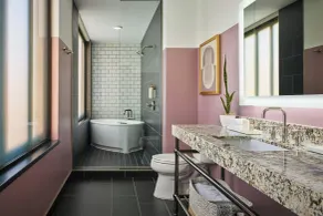Renaissance Saint Elm Dallas Downtown Hotel - Bathroom