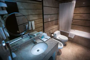 Hawthorn Suites by Wyndham Al Khobar - Salle de bain