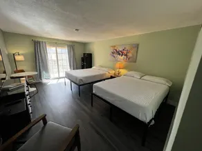 Breezy Palms Resort - Room