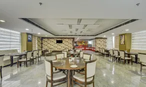 Treebo Elysee, Patel Nagar - Restaurang