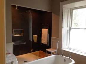 Lough Bawn House - Bathroom