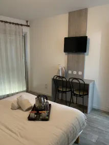 Hôtel Au Relais des Lilas - Rom