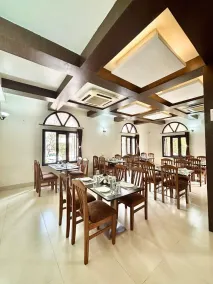 Hotel Kailas Residency By Knight Hotel - Restaurant