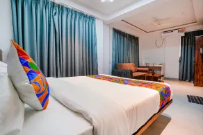 Via Crystal Inn - Room
