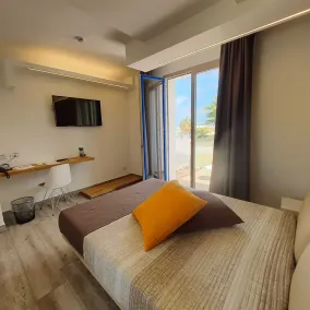 Sundeck Hotel - Room