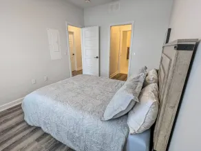 Quiet 2BR Condo Near Hospital and Wi-Fi - Værelse