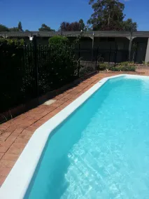 Hermitage Motel - Pool