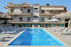 ID Holiday Living - Piscine