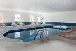 Econo Lodge Brattleboro South - Piscine