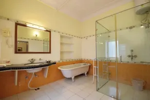 Hari Mahal Palace by Pachar Group - Bathroom