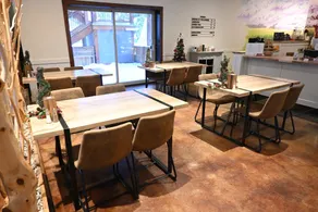 Tree To Me Inn - Restaurant