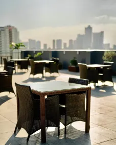 Ramada Encore by Wyndham Makati - Restaurant