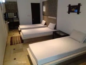 Hotel Panna Paradise-Just 30M away from CAPTAIN SHUBHAM GUPTA METRO STATION and 600M Away From TajMahal - View from room