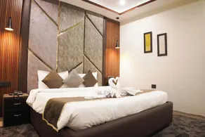 The Palatial Hotel - Room