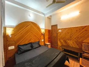 Young Monk Homestay Jibhi - Room