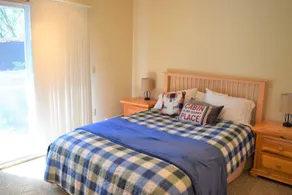 Cabin on the Creek | Hot tub, WiFi, Fireplace - Chambre