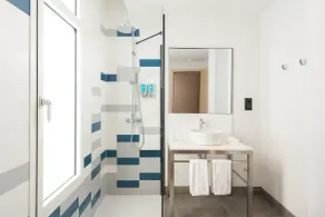 Aloft by Marriott Madrid Gran Via - Bathroom