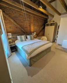 The Partridge, Stretton - Room