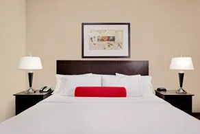 Ramada by Wyndham Camrose - Room