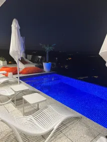 Suite 28 - Pool