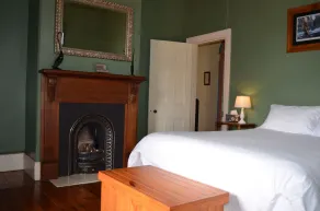Old Parkes Convent - Room
