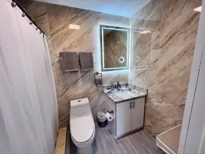 Stylish 2 Bedrooms Apartment by Miami Airport - Badeværelse