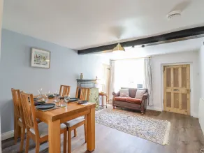 Bluebird Cottage - Interior