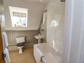 The Compton Cottage - Bathroom