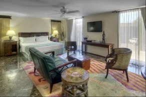 Dinah's Garden Hotel - Chambre