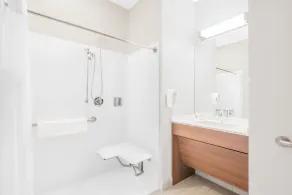 Microtel Inn & Suites by Wyndham Binghamton - Salle de bain