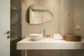 Noleya Pure Island Stay  - Badrum