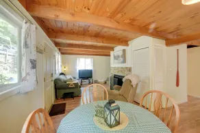 5 Mi to Fox State Forest: Lakefront Home w/ Dock - Interiör